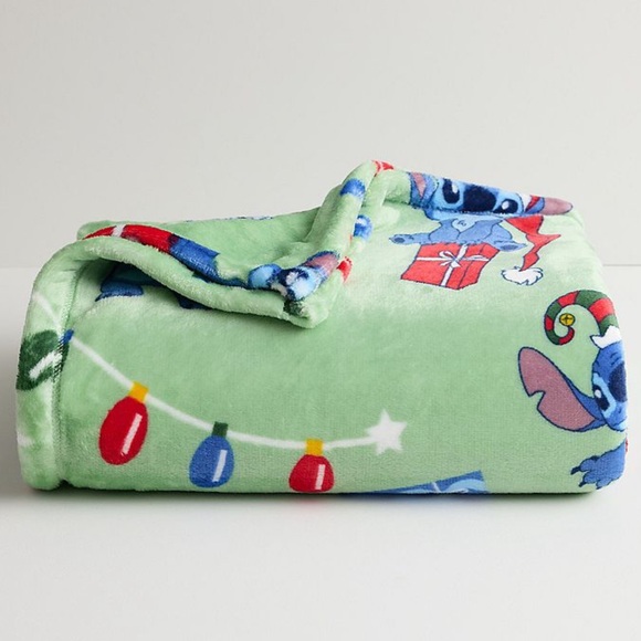 The Big One Other - Disney’s Stitch Christmas Throw Blanket
